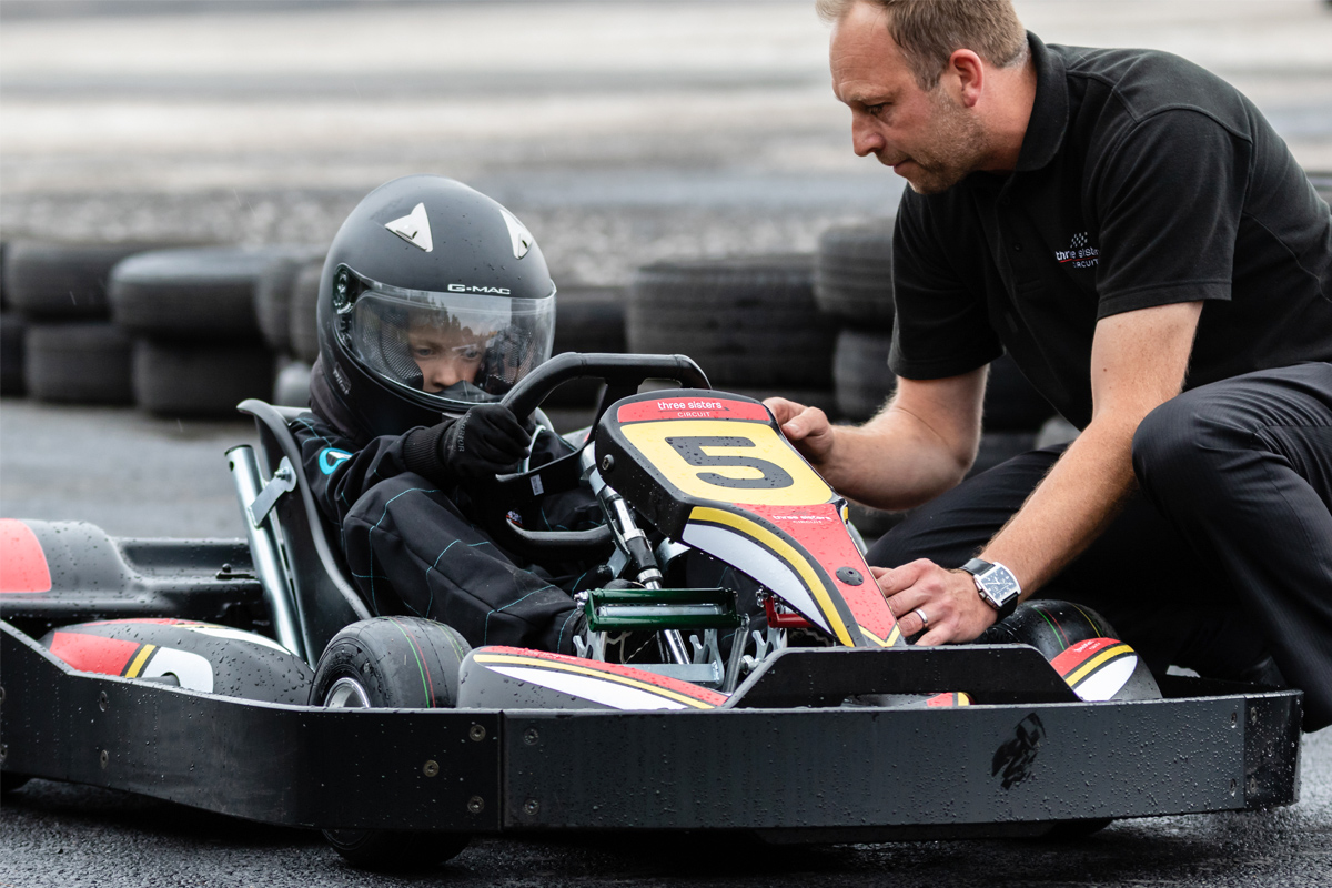 Beginners Junior Karting Lesson At Three Sisters Outdoor Circuit