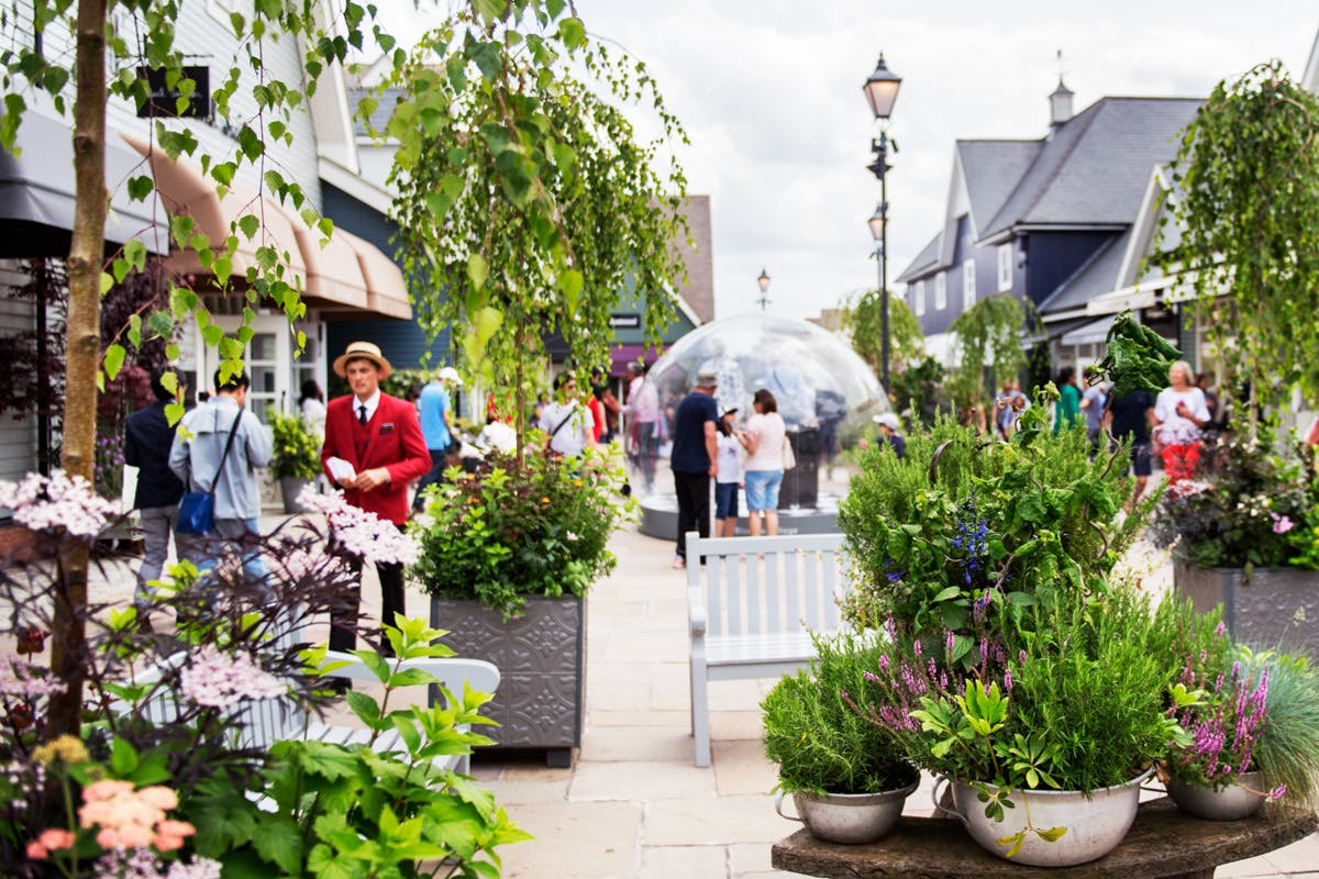 Designer Shopping Experience With Lunch At Bicester Village Virgin Experience Days