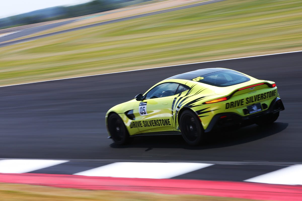 photo Aston Martin Silverstone Address silverstone aston martin thrill