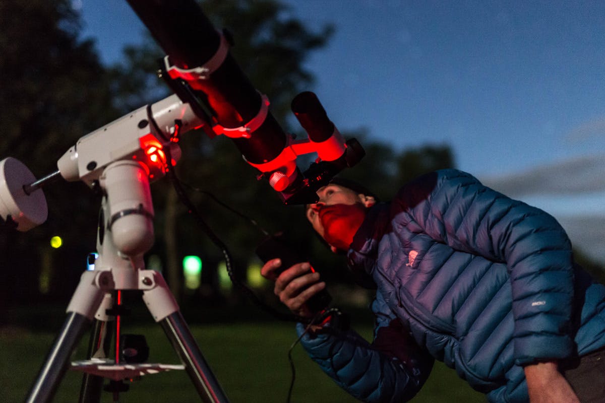 stargazing-experience-for-two-with-dark-sky-wales-virgin-experience-days