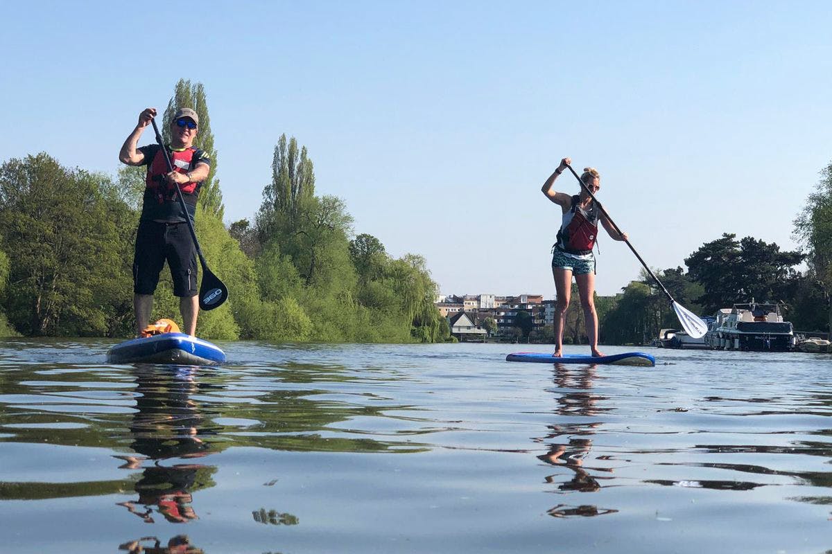Stand Up Paddleboarding and a Pint or Prosecco on The Thames at