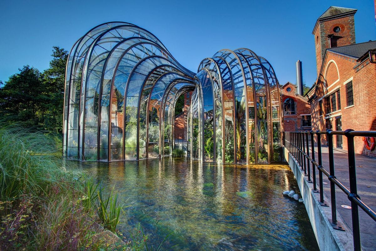 lastminute.com | The Bombay Sapphire Distillery Discovery Tour with Gin Cocktail for Two