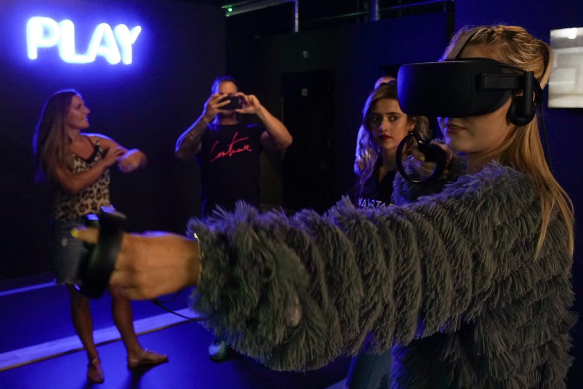 Zombie Overrun Free Roam Vr Experience For Four Virgin Experience Days