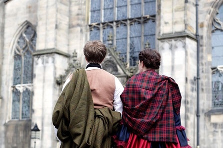 Edinburgh Outlander Walking Tour with Scottish-themed Tasting Platter at The Tolbooth Tavern for Two