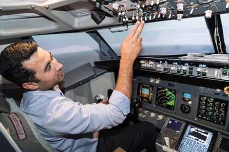 60-minute Boeing 737-800 Flight Simulator Experience with £30 Meal Voucher