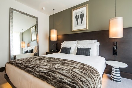 Luxury 5* London One Night Break with Champagne for Two at South Place Hotel